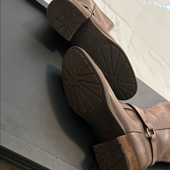 Born Women's Tan Leather Heeled Boots - Picture 6 of 10